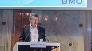 Professor Helmut Zsifkovits löst Dr. Christian Haring als Präsident ab